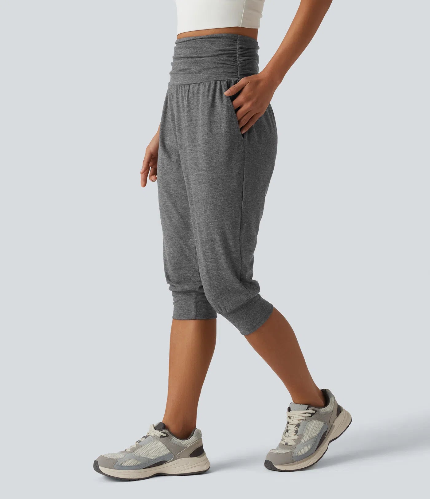 HIGH WAISTED RUCHED HEATHERED YOGA PEDAL PUSHERS JOGGERS WITH POCKETS