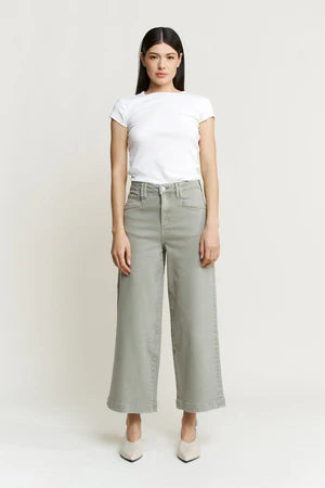 THE ARMY GREEN UTILITY WIDE CROP