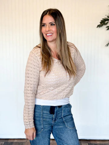LATTE POINTELLE SCALLOP HEM V NECK SWEATER