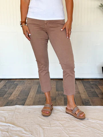 STRAIGHT LEG WITH SLIT AT BOTTOM