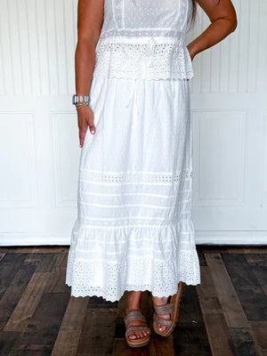 THE GARDEN EYELET EDGE SKIRT