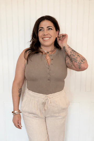 THE MARLOWE BUTTON TANK