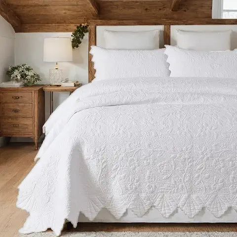 WHITE QUILT SET