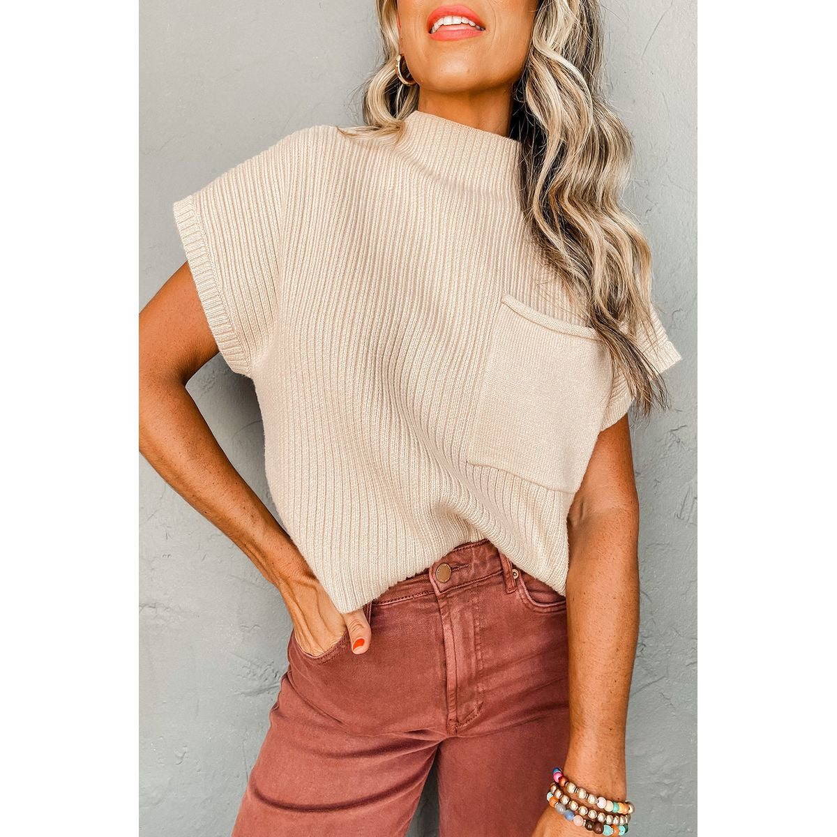LINDSEY PATCH POCKET RIBBED KNIT SHORT SLEEVE SWEATER