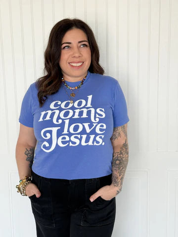 COOL MOMS LOVE JESUS GRAPHIC TEE