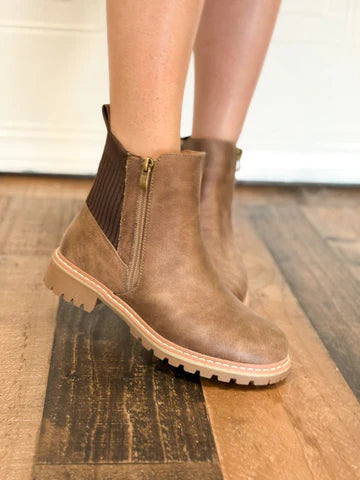 CORKYS DONT BE DIFFICULT BOOTIE