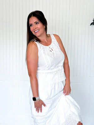 THE DELICATE KNOT EYELET TOP